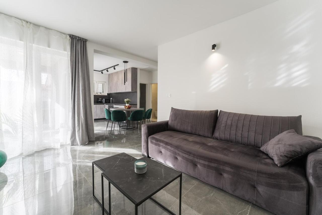 Luxury D Apartments บาร์บินเย ภายนอก รูปภาพ